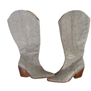 Beautiful bling cowgirl boots-size 8